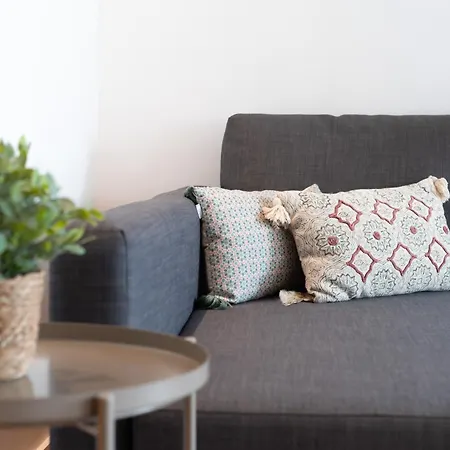 Apartment Host Wise - Spacious Modern Flat W Balcony Porto