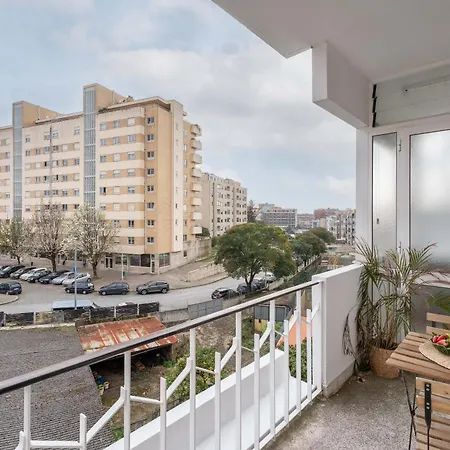 Host Wise - Spacious Modern Flat W Balcony Apartment Porto