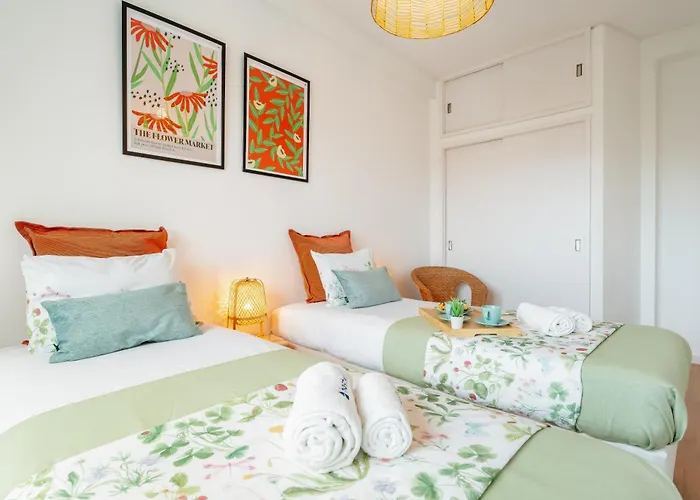 Lägenhet Host Wise - Spacious Modern Flat W Balcony