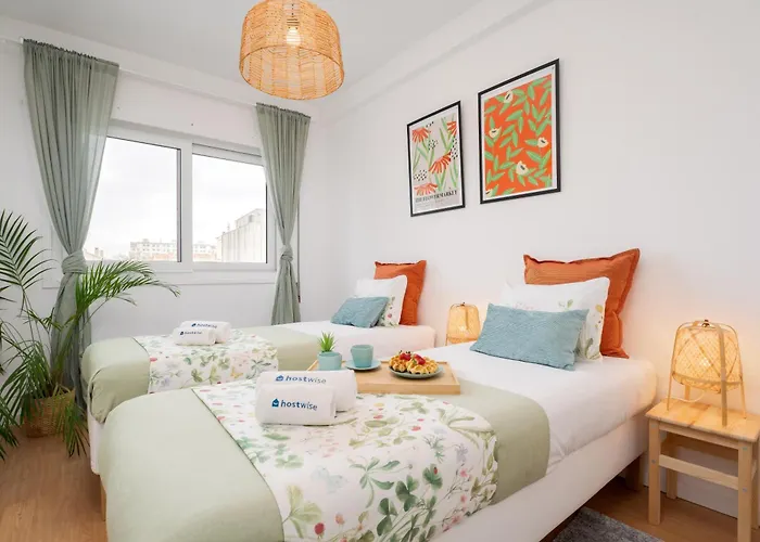 Host Wise - Spacious Modern Flat W Balcony Appartamento