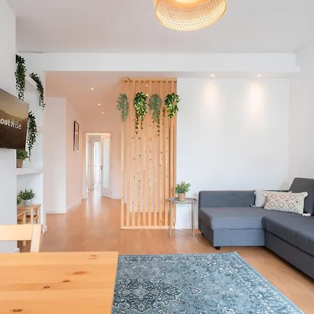 Host Wise - Spacious Modern Flat W Balcony Порту