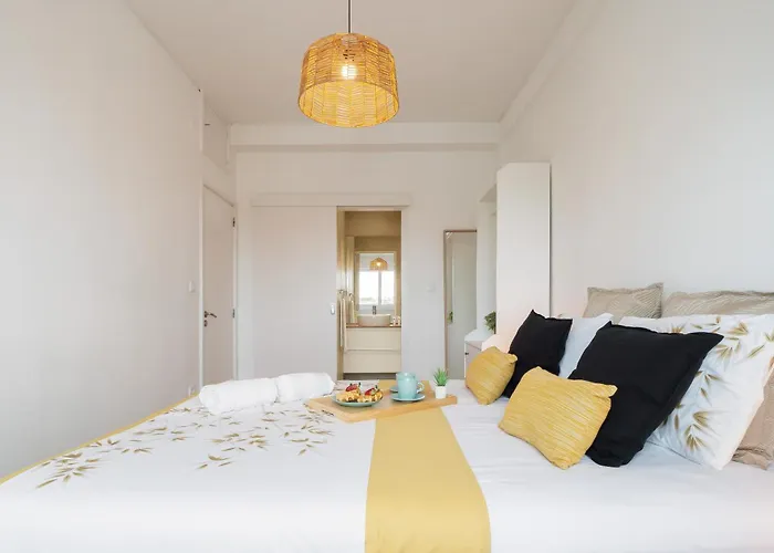 Host Wise - Spacious Modern Flat W Balcony Апартаменты Порту